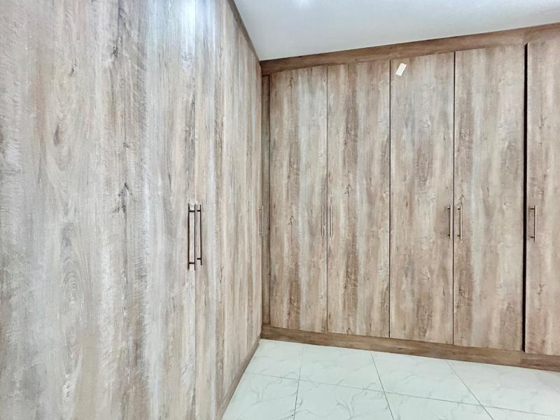 5 Bedroom Property for Sale in Xanadu North West